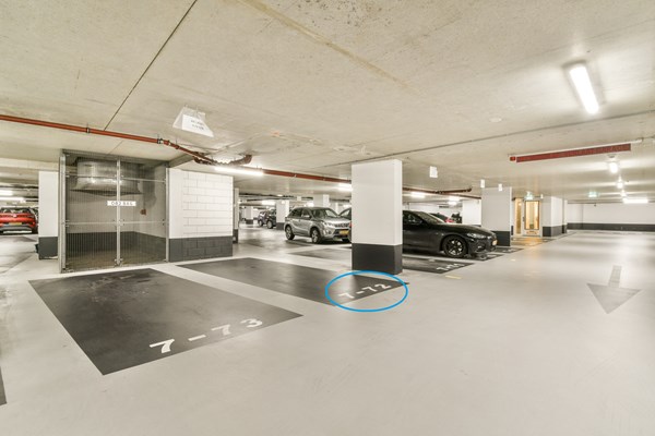 Spacious and Secure Parking Spot in the Miles/Django Complex – Zuidas
 